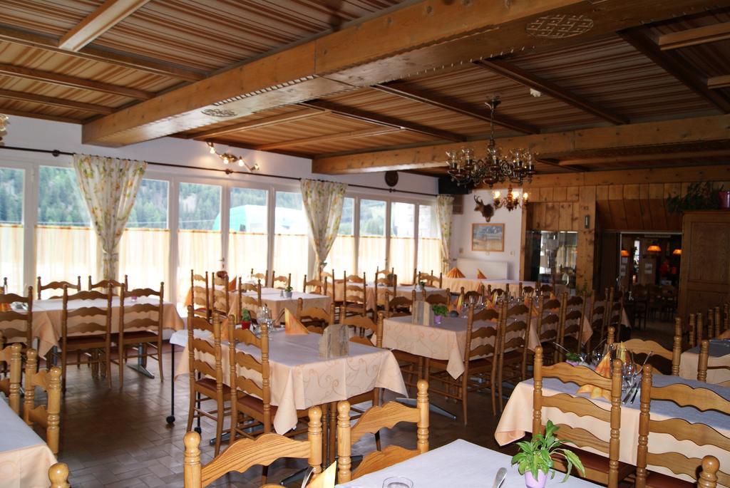 Hotel Restaurant Du Cret Бур-Сан-Пиер Екстериор снимка