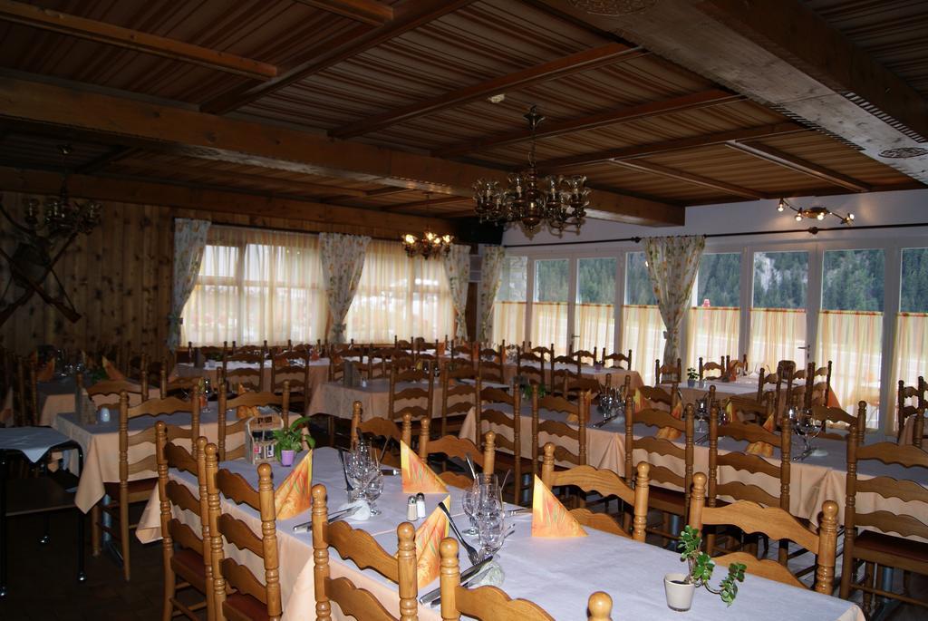 Hotel Restaurant Du Cret Бур-Сан-Пиер Екстериор снимка